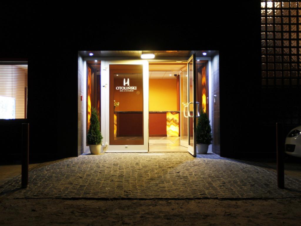 Hotel Otolinski Płock エクステリア 写真
