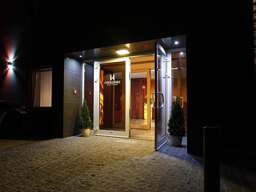 Hotel Otolinski Płock エクステリア 写真