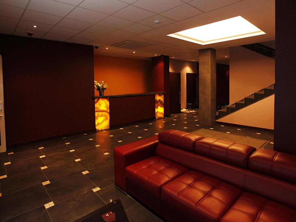 Hotel Otolinski Płock エクステリア 写真